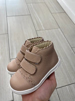 Load image into Gallery viewer, Emel Pebbled Nude Pink Baby Sneaker
